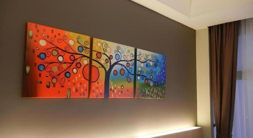 Lot 10 Boutique Hotel Кучінг Екстер'єр фото